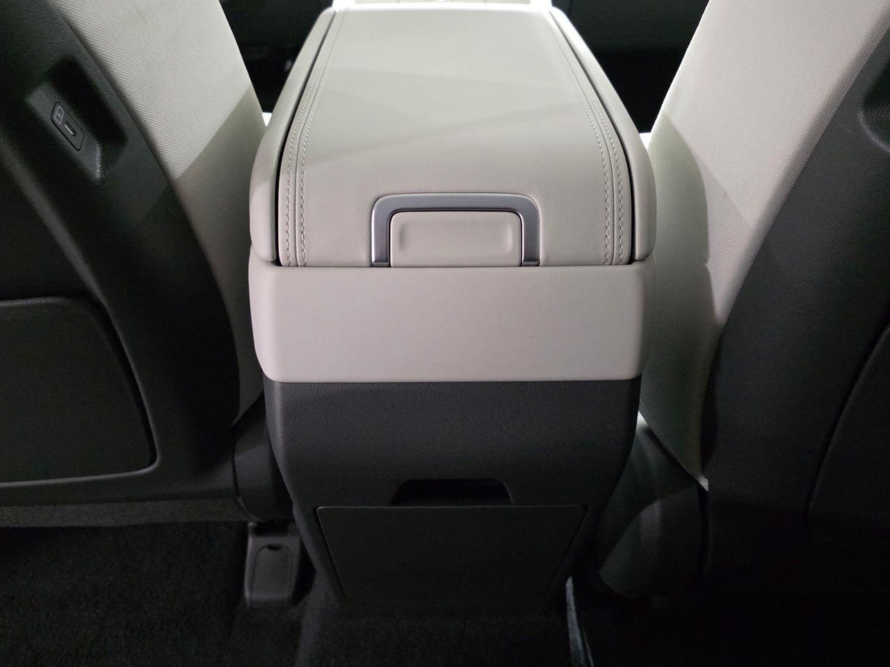 New 2026 Serenity White Hyundai SE image 17