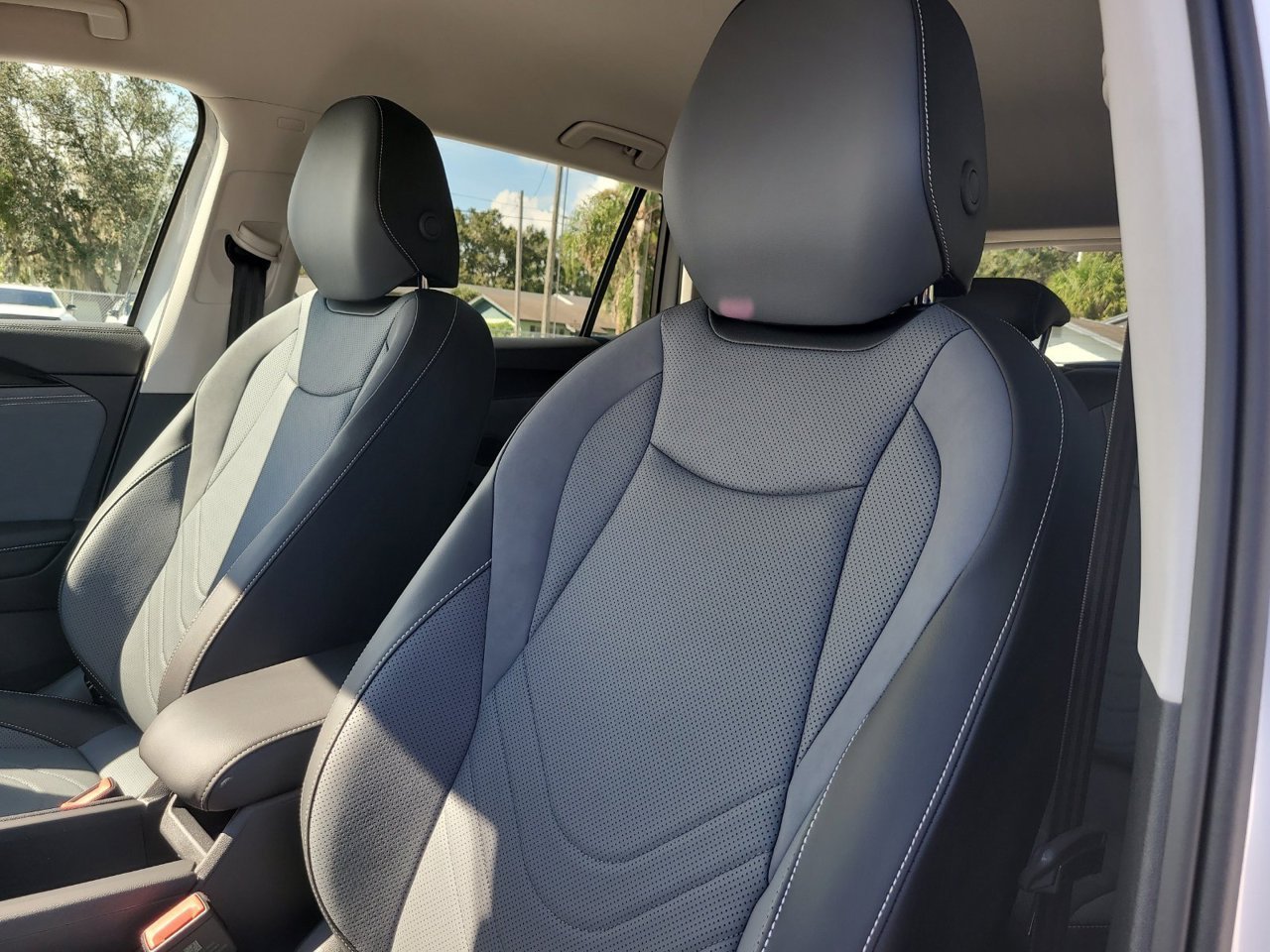 New 2026 Pure White Volkswagen SE image 18