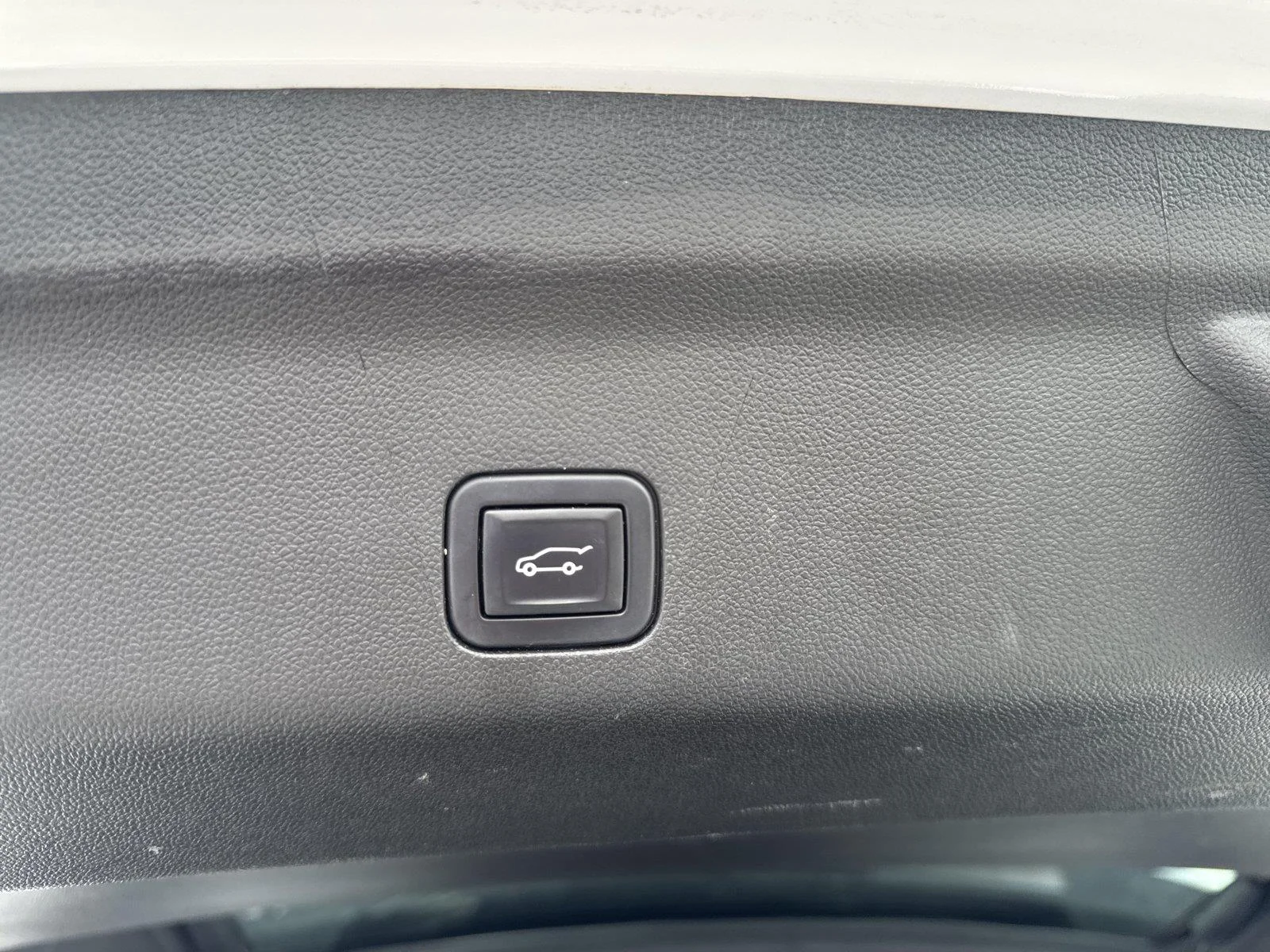 Used 2022 SUMMIT WHITE Chevrolet Z71 image 24