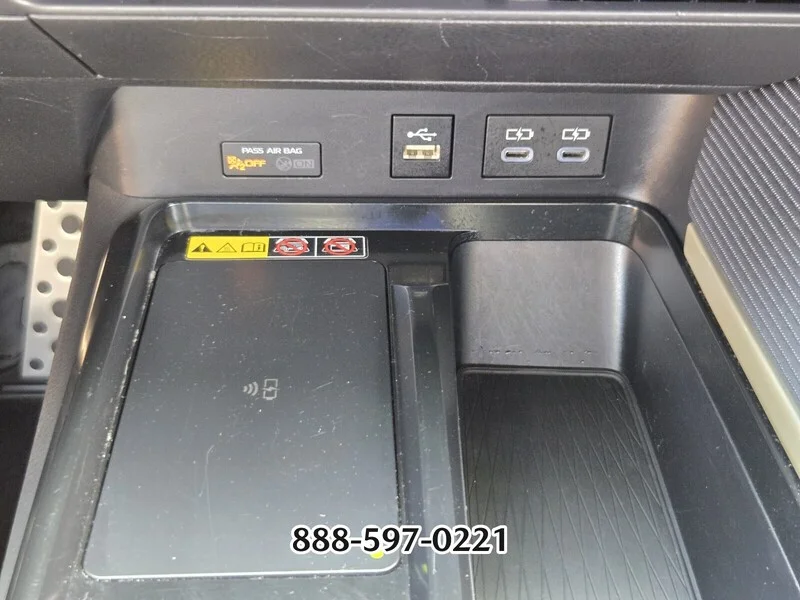 Used 2025 Ice TOYOTA SE image 24