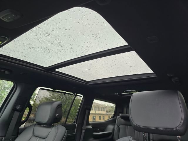 New 2026 Baltic-Gray Metallic Clear-Coat Exterior Paint Jeep Limited Reserve image 8