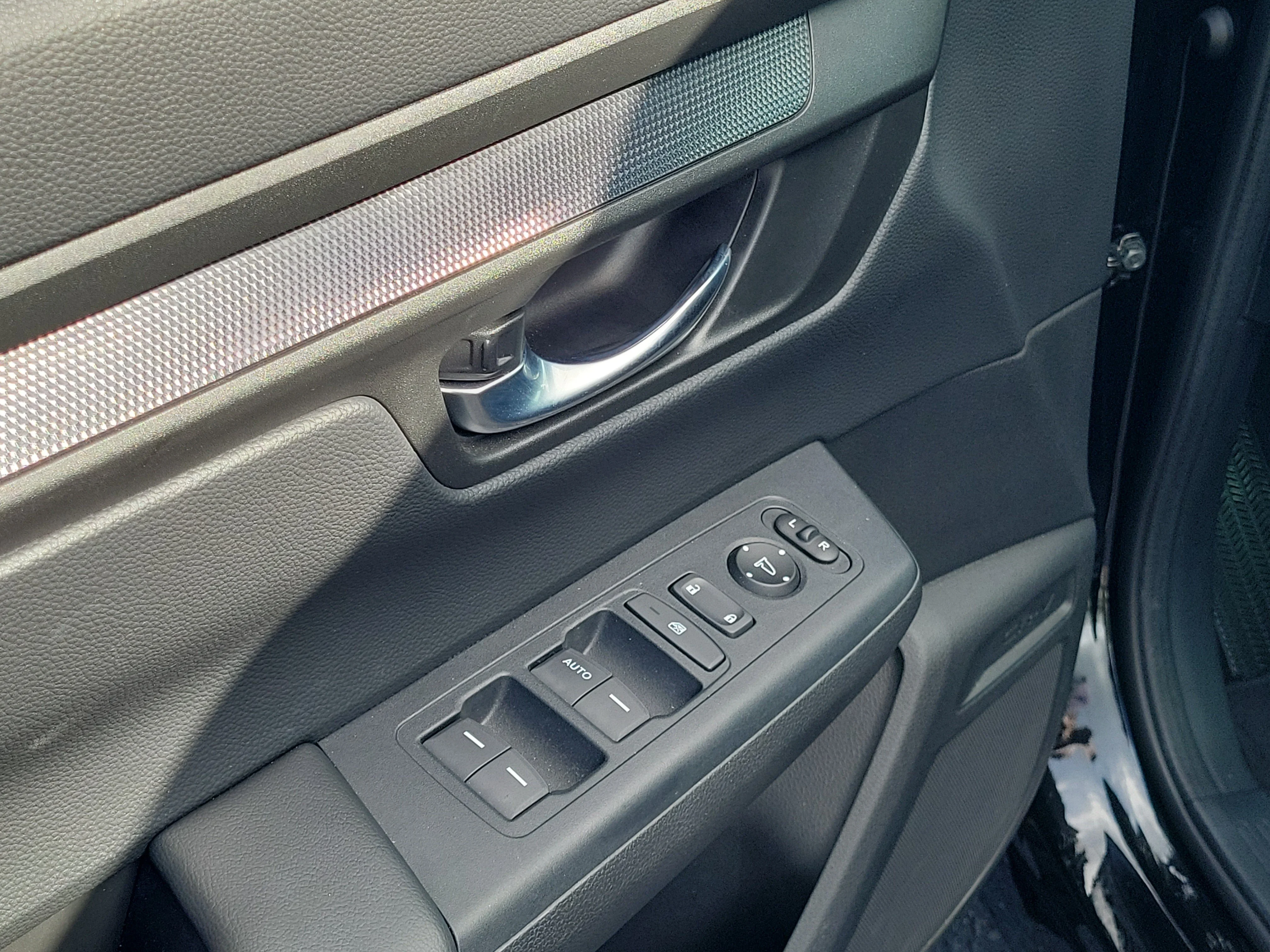 2024 Honda CR-V LX - Photo 16