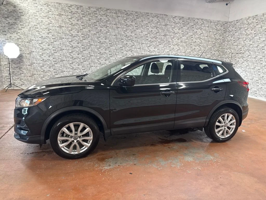 Used 2020 Black Nissan S image 4