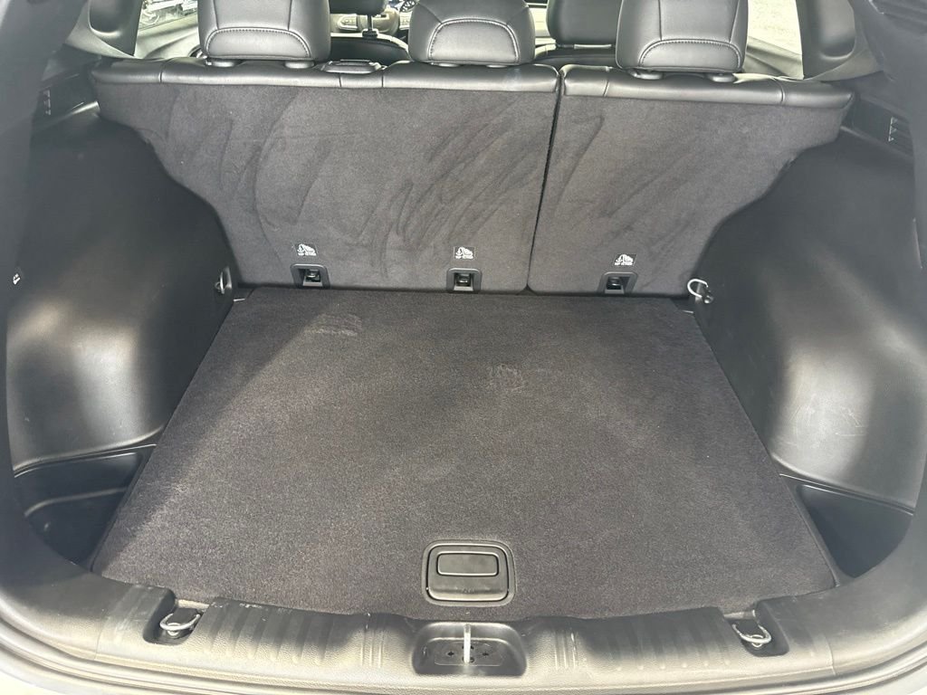 Used 2023 White Jeep Limited image 10