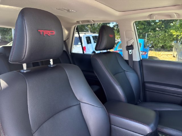 Used 2021 White Toyota Venture image 33