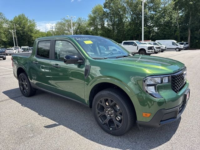 Eruption Green 2025 Ford Maverick XLT SuperCrew AWD Pickup Truck All-Wheel Drive 8-Speed Automatic