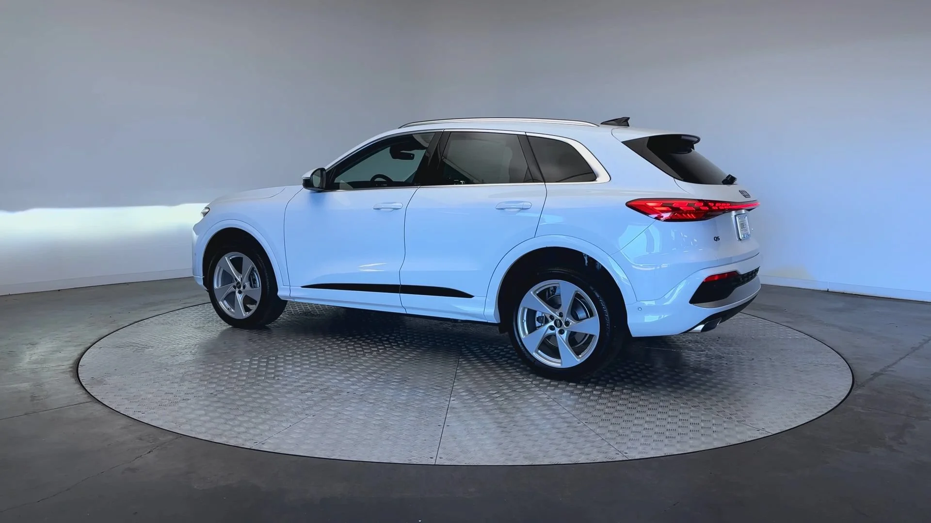 2025 Audi Q5 Premium Plus - Photo 6