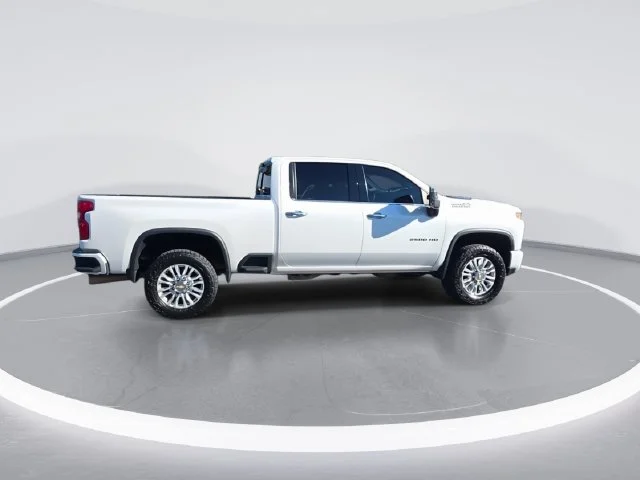 Used 2023 Beige Chevrolet High Country image 9