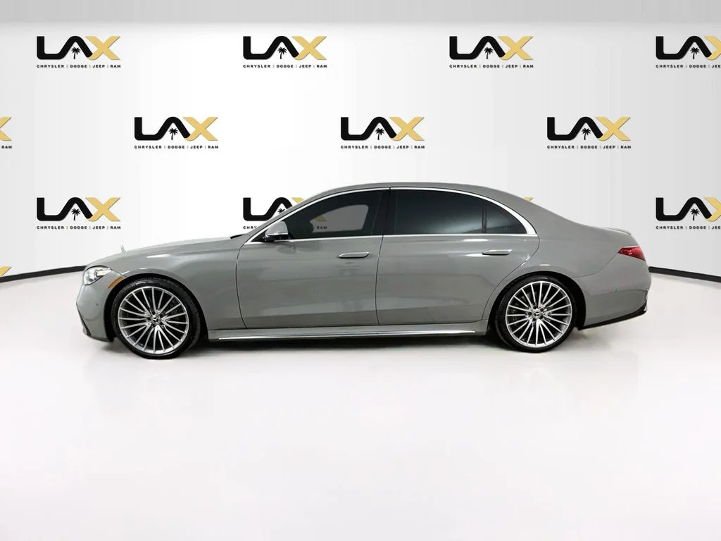 Used 2022 Gray Mercedes-Benz S 580 image 4