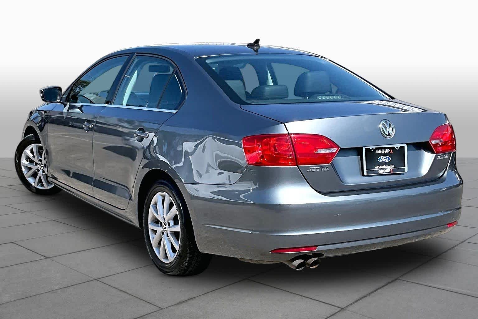 Pre-Owned 2013 Volkswagen Jetta SE