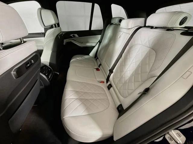 New 2026 Carbon Black Metallic BMW xDrive40i image 26