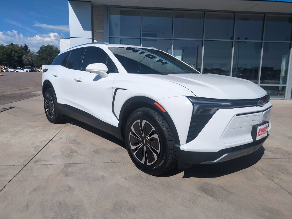Used 2024 Summit White Chevrolet LT image 7