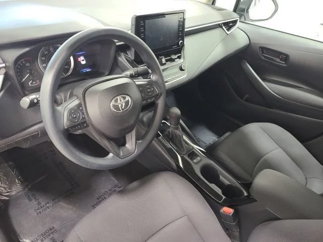 Used 2022 White Toyota LE image 20