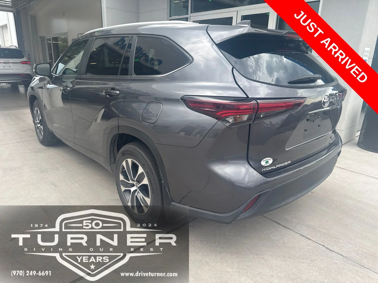 Used 2024 Gray Toyota XLE image 3