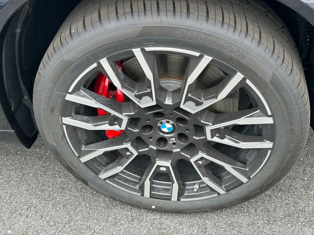 New 2026 Carbon Black Metallic BMW xDrive50e image 3
