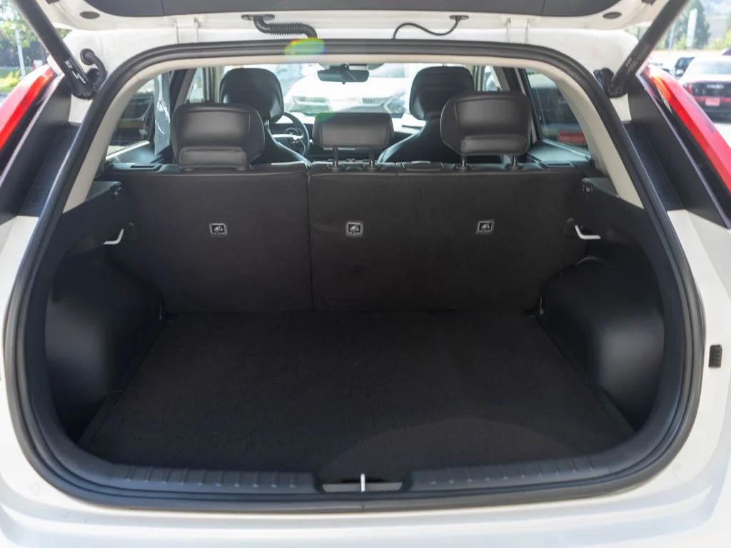 Certified Used 2023 White Kia Wind image 31