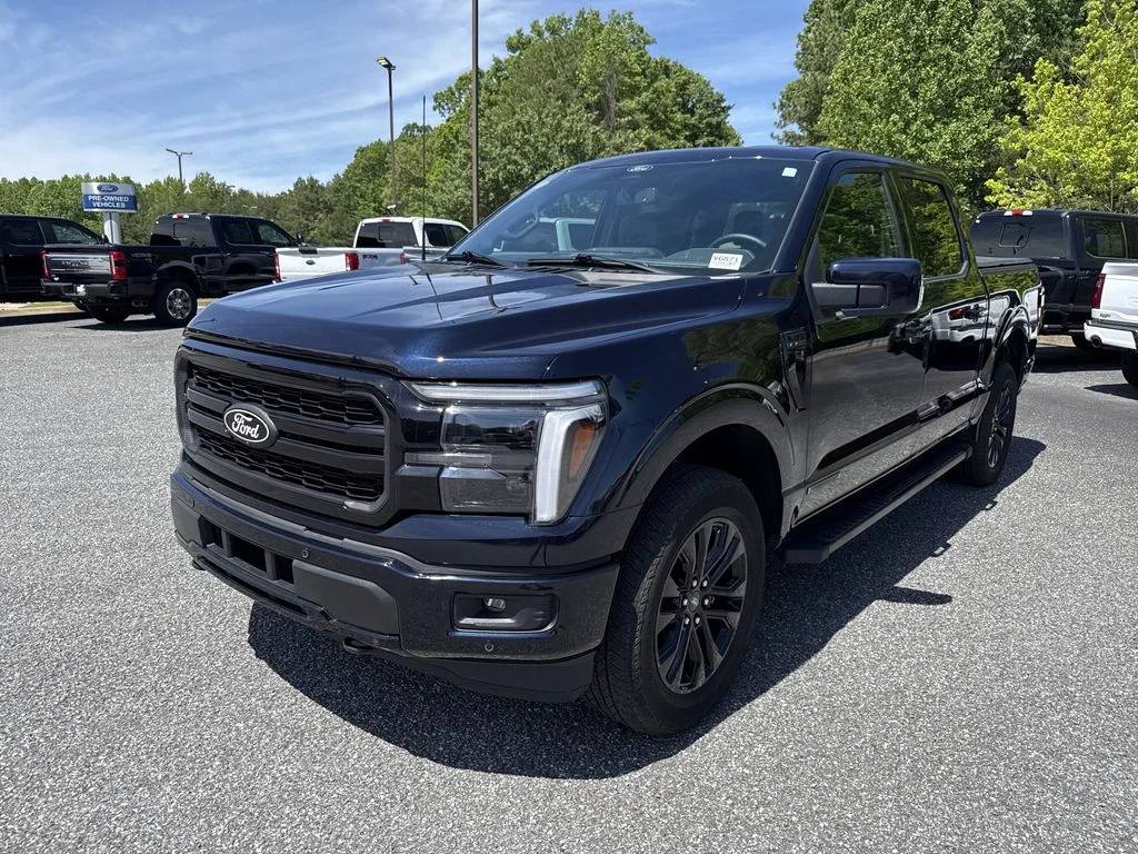 Used 2025 Blue Ford Lariat image 3