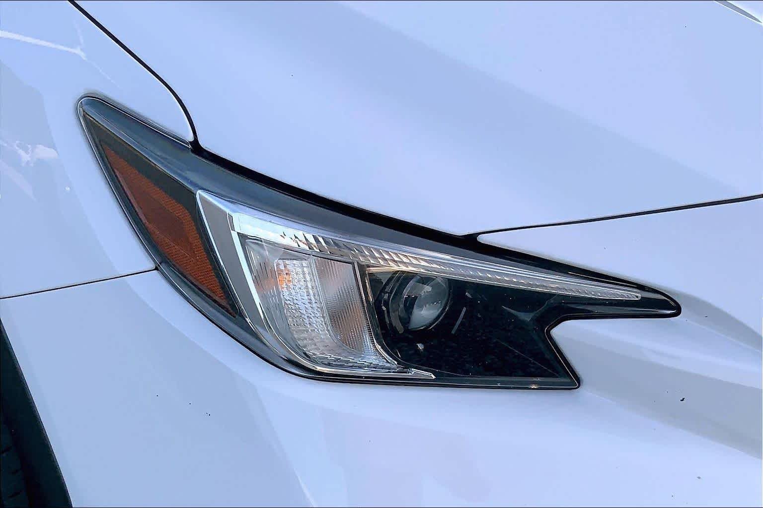 Used 2025 Ceramic White Subaru Premium image 24