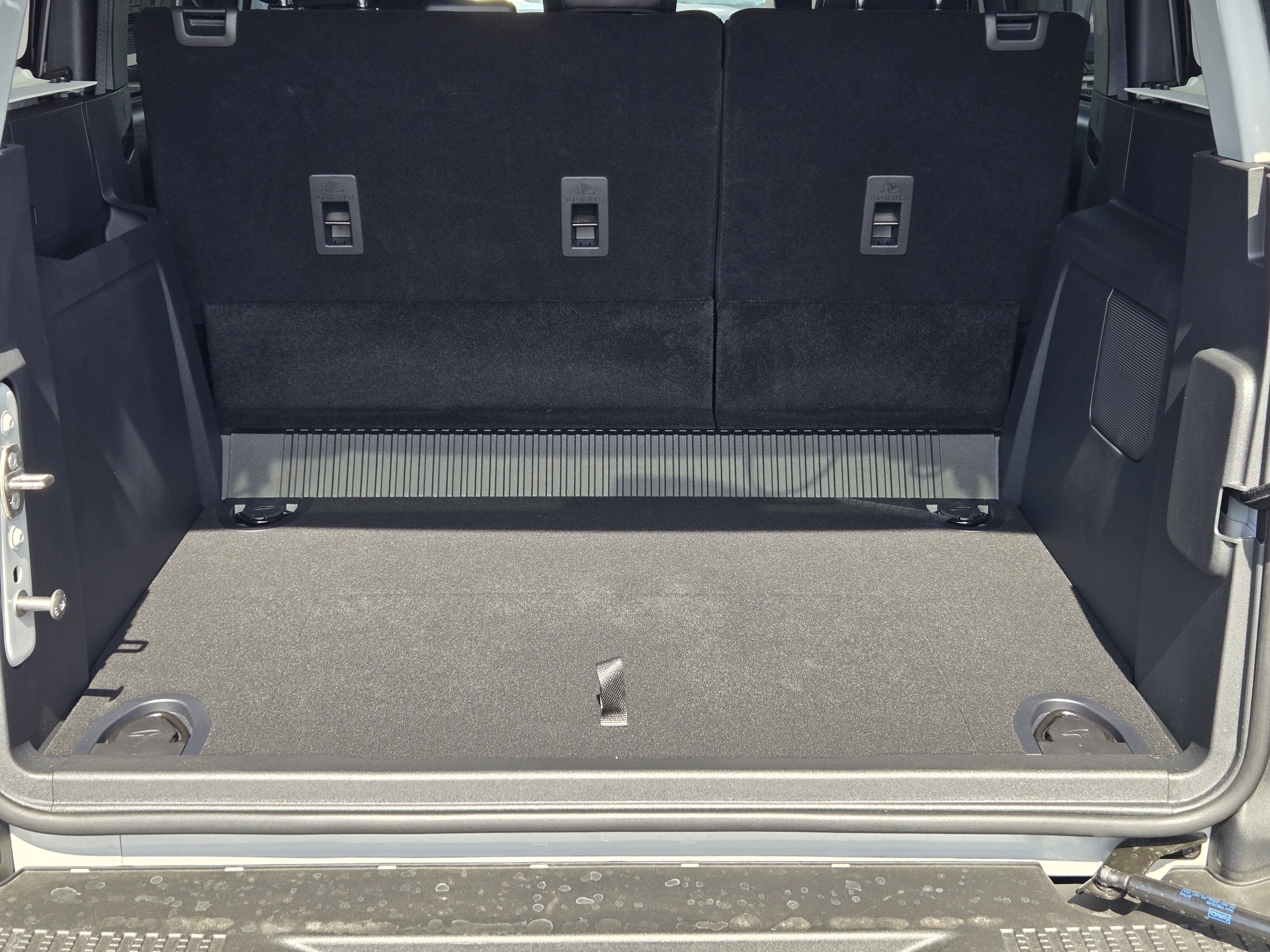 New 2026 Avalanche Gray Ford Badlands image 21