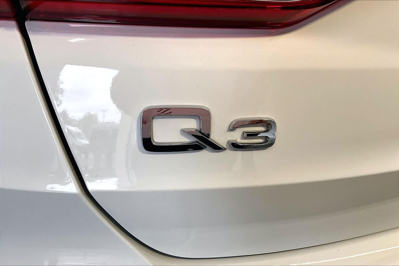 Used 2022 Glacier White Metallic Audi Technik image 10