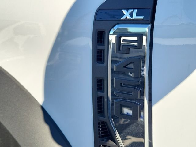 New 2026 Oxford White Ford F-450® XL image 20