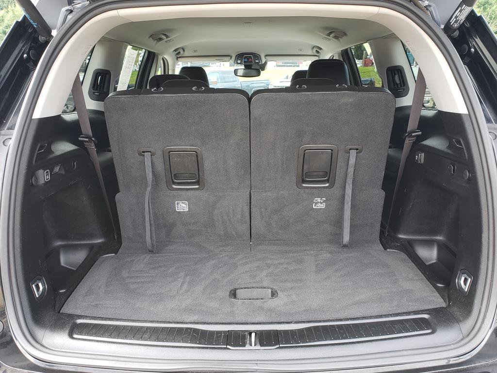 Used 2022 Diamond Black Crystal Pearlcoat Jeep Limited image 9