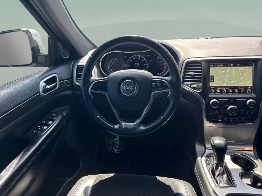 Used 2018 Bright White Clearcoat Jeep Laredo E image 24