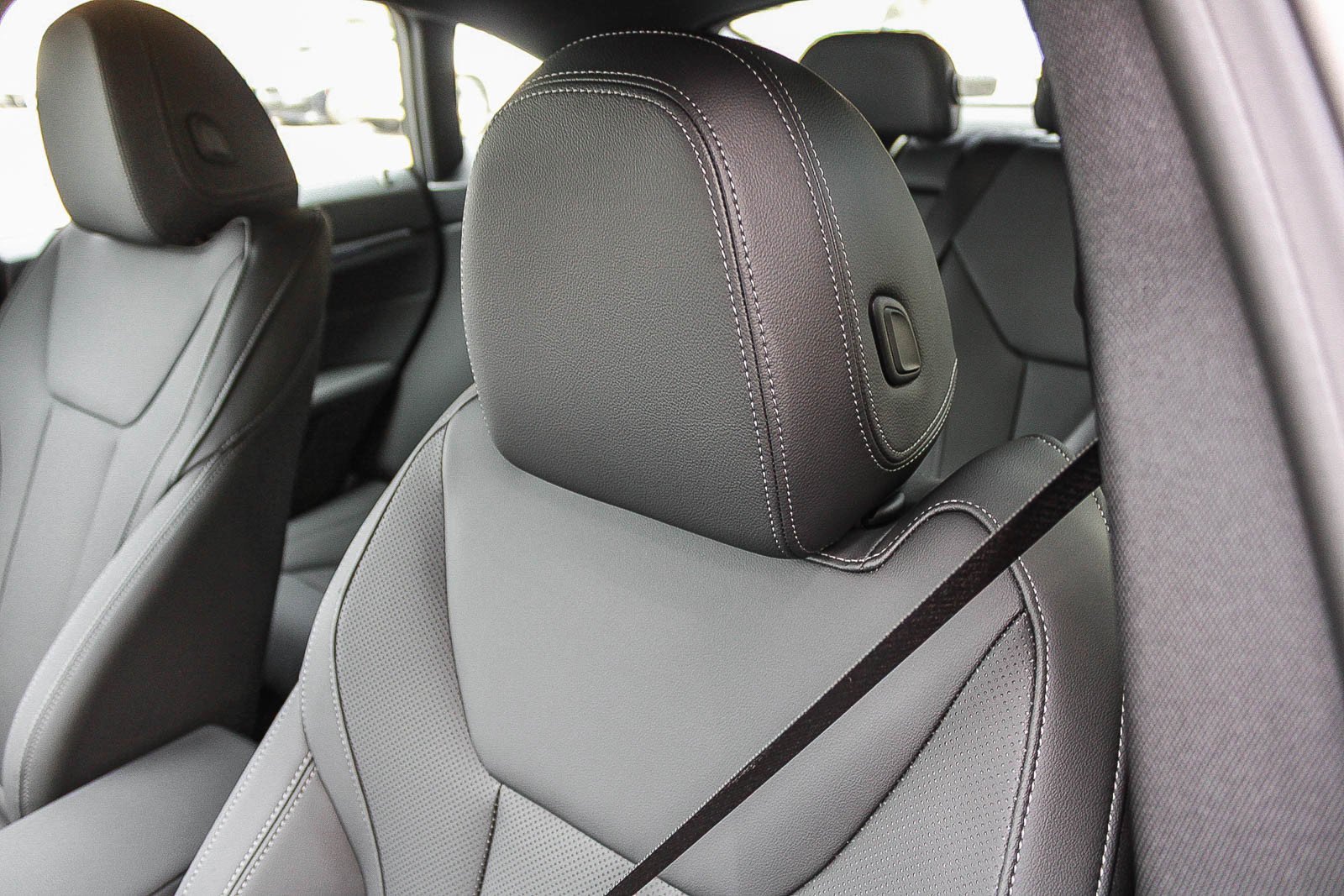 New 2026 Brooklyn Grey Metallic BMW eDrive40 image 25
