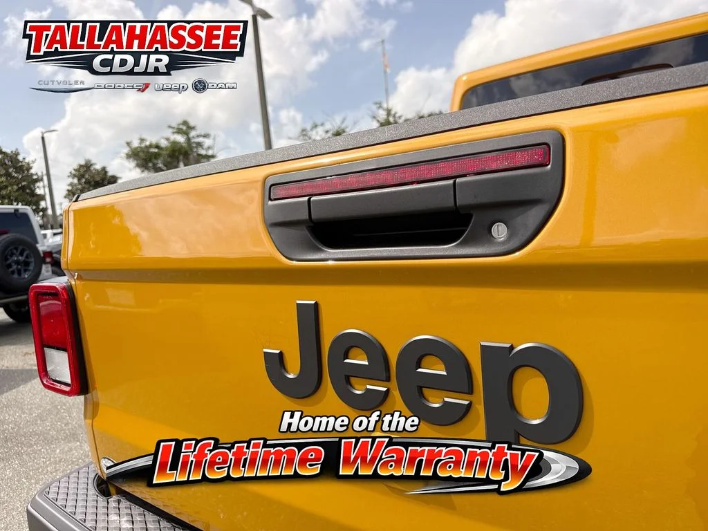 New 2026 Goldilocks Exterior Paint Jeep Sport S image 4
