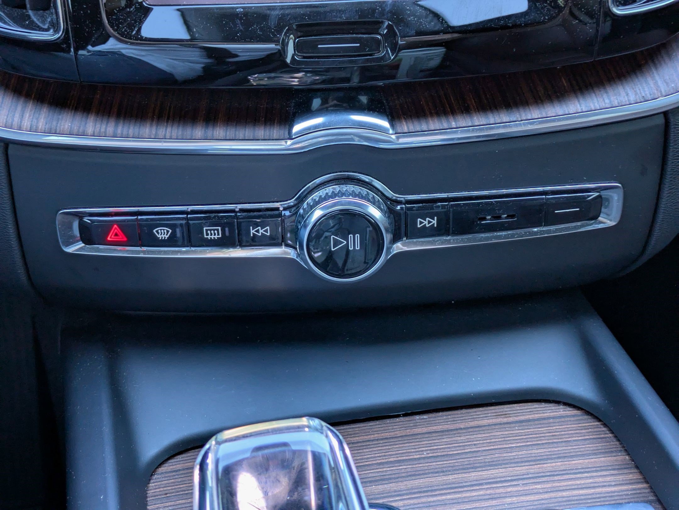 Certified Used 2023 Onyx Black Volvo Ultimate Bright Theme image 32