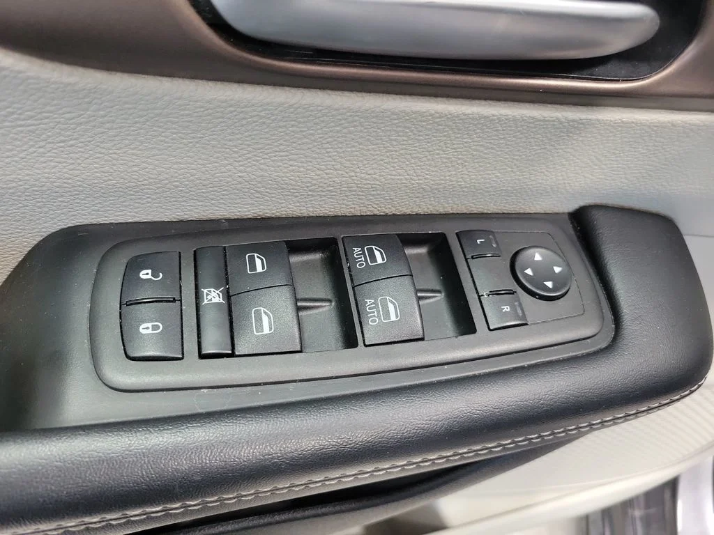 Used 2023 Gray Chrysler LX image 34