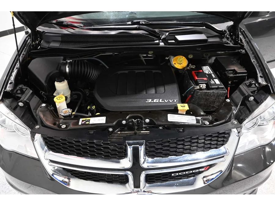 Used 2019 GRAY Dodge SXT Mobility Handicap Van image 35