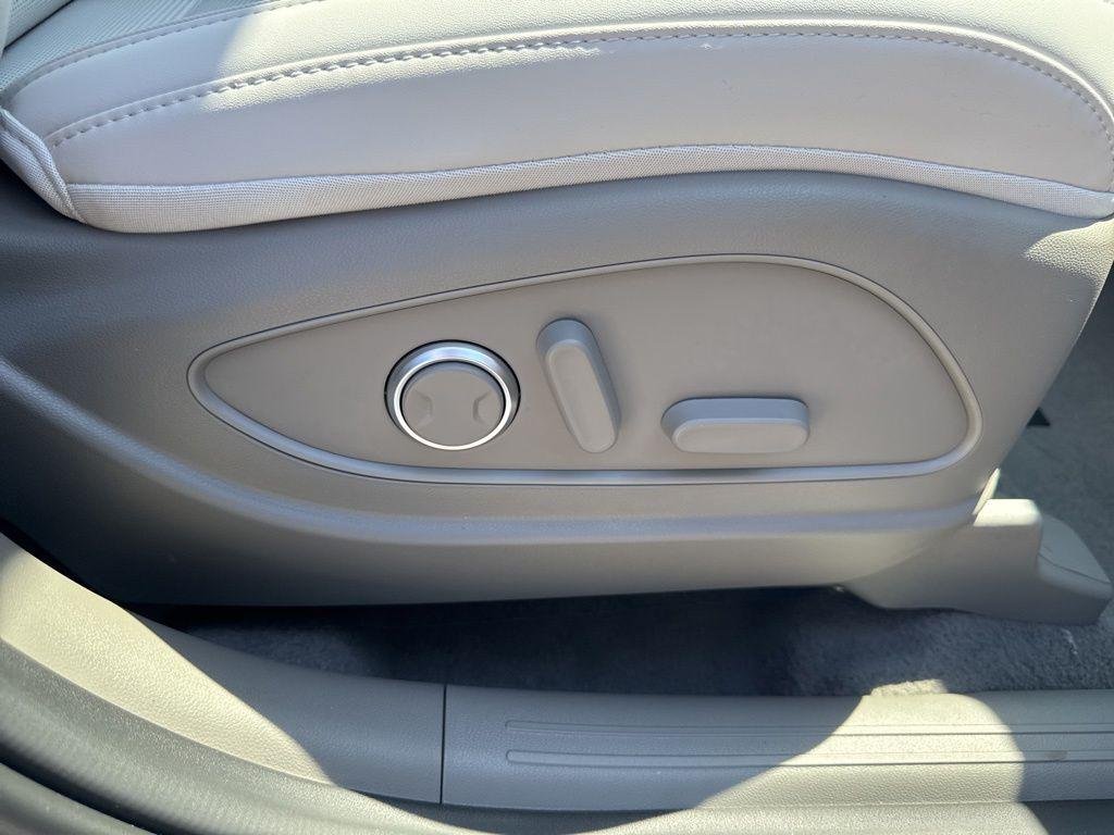 New 2026 Silver Hyundai SEL Premium AWD image 36
