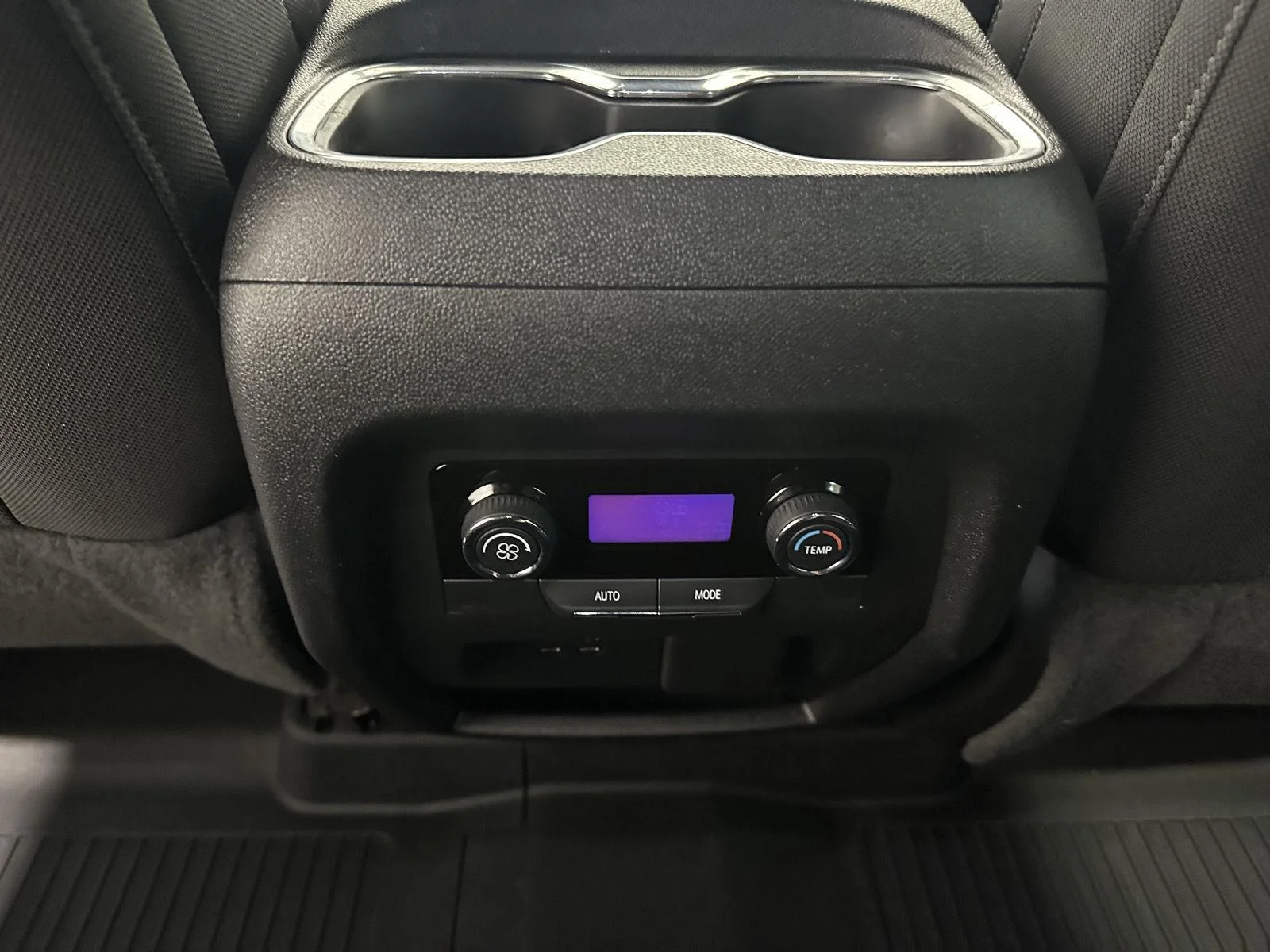 Used 2024 Summit White Chevrolet LT image 19