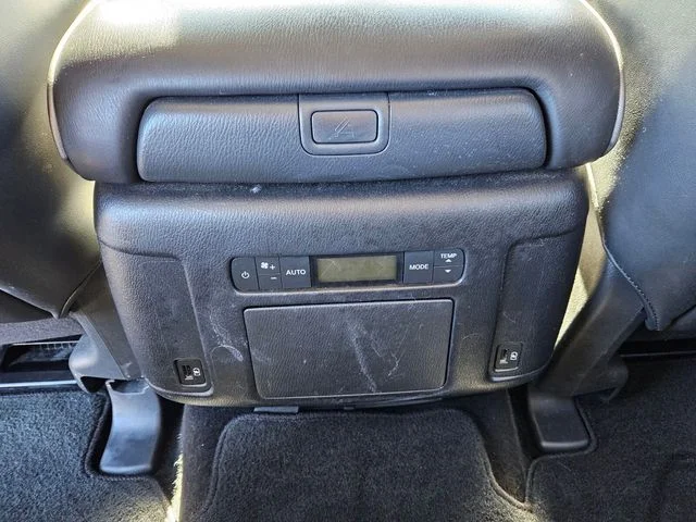 Used 2024 White INFINITI LUXE image 16