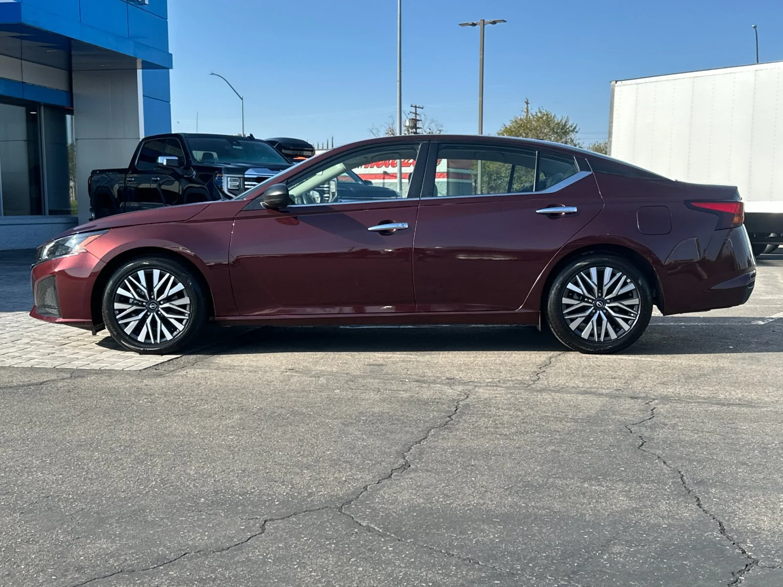Used 2025  Nissan 2.5 SV image 7