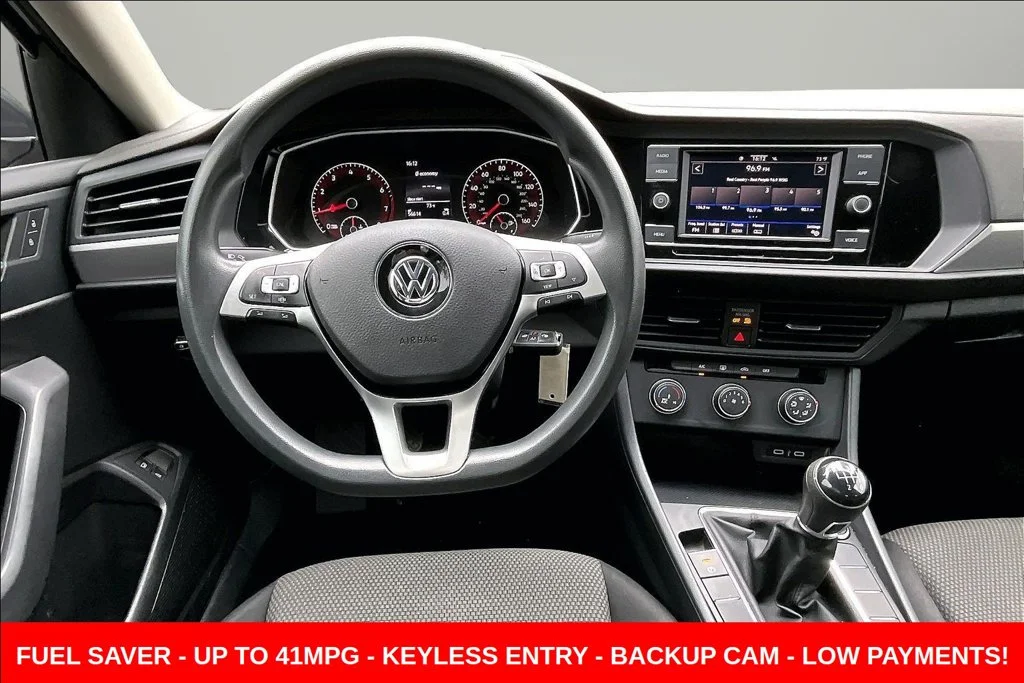Used 2021 Gray Volkswagen 1.4T S image 8