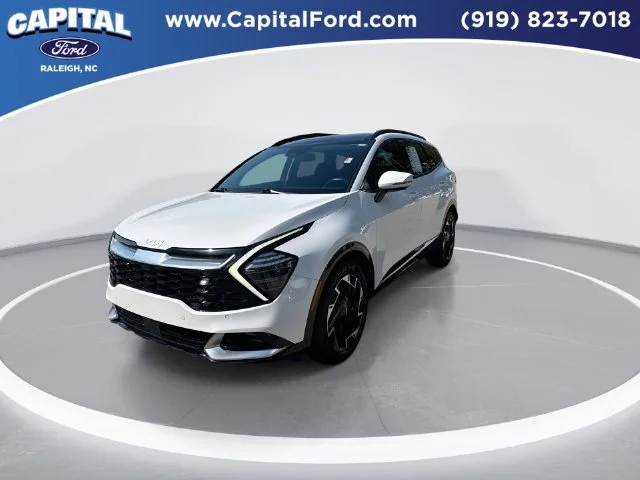 Used 2023 White Kia SX-Prestige image 4