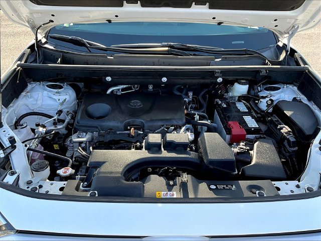 Used 2024 White Toyota LE image 35