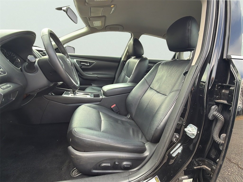 Used 2018 Nissan Altima SV with VIN 1N4AL3AP4JC193378 for sale in Huntersville, NC