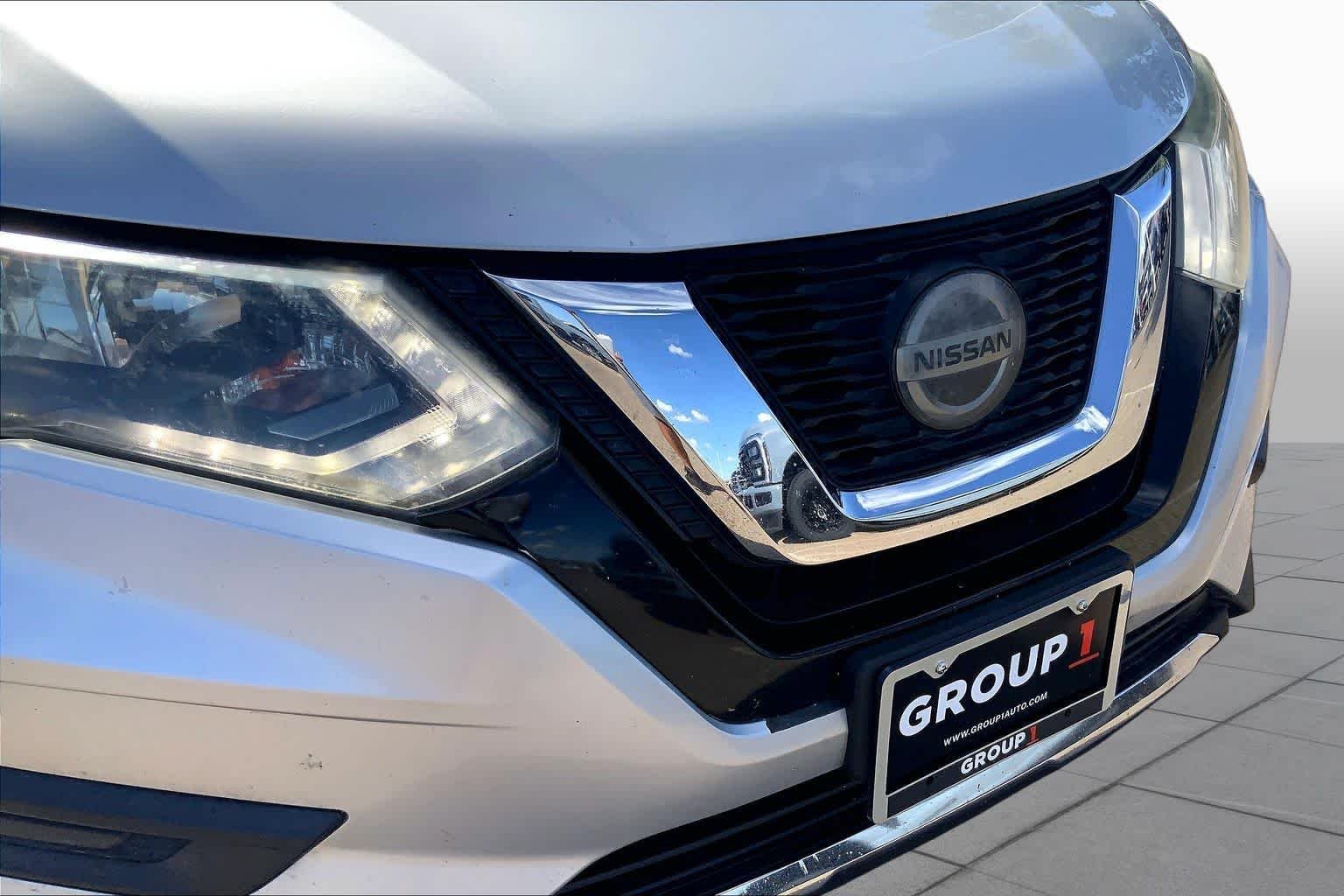 Used 2019 Brilliant Silver Metallic Nissan S image 36
