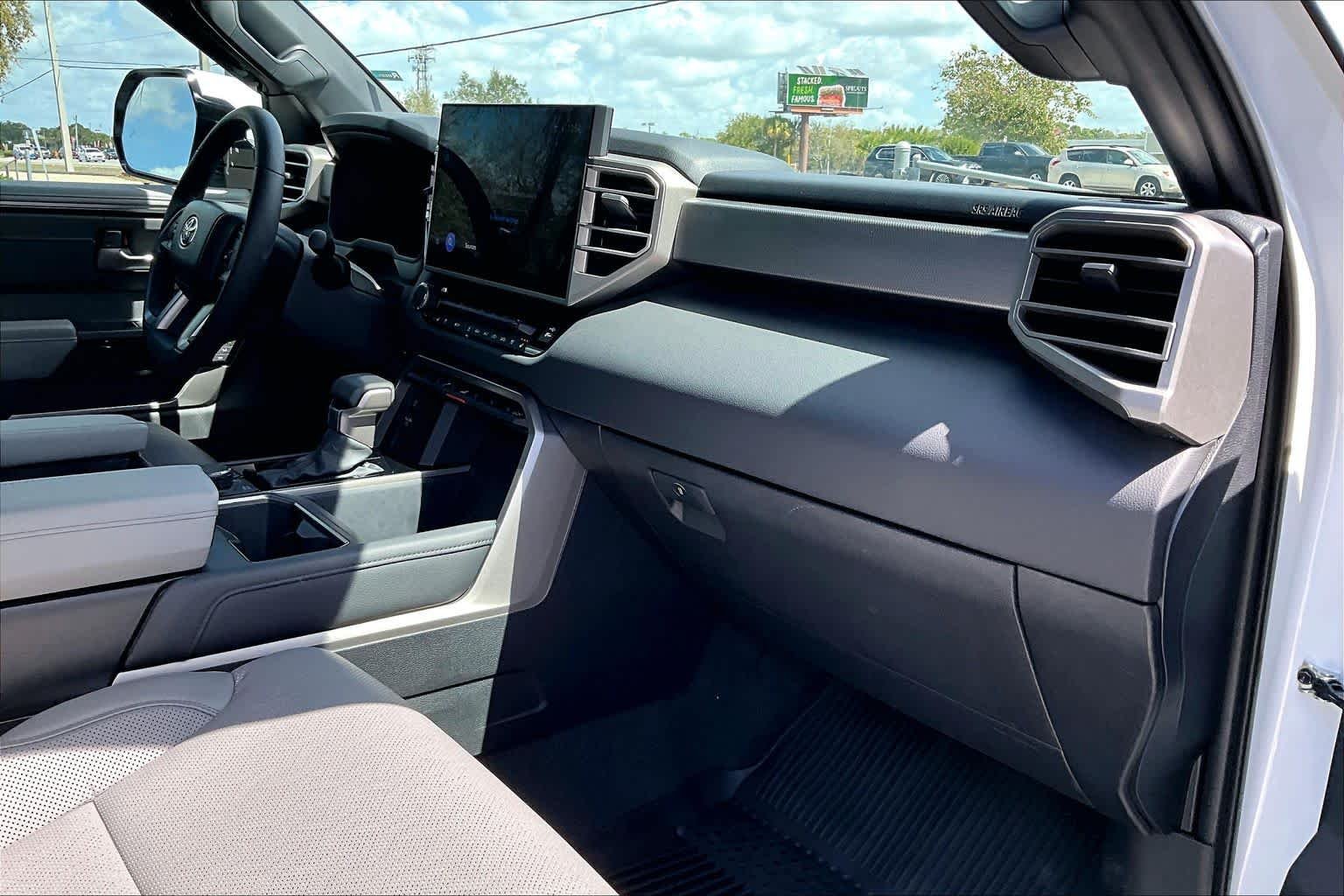 Used 2025 Wind Chill Pearl Toyota Limited Hybrid image 19