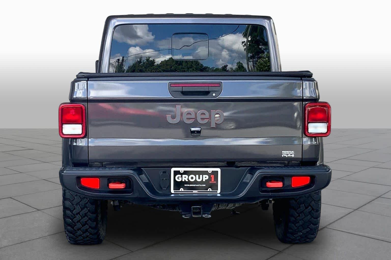 Used 2021 Granite Crystal Metallic Clearcoat Jeep Mojave image 5