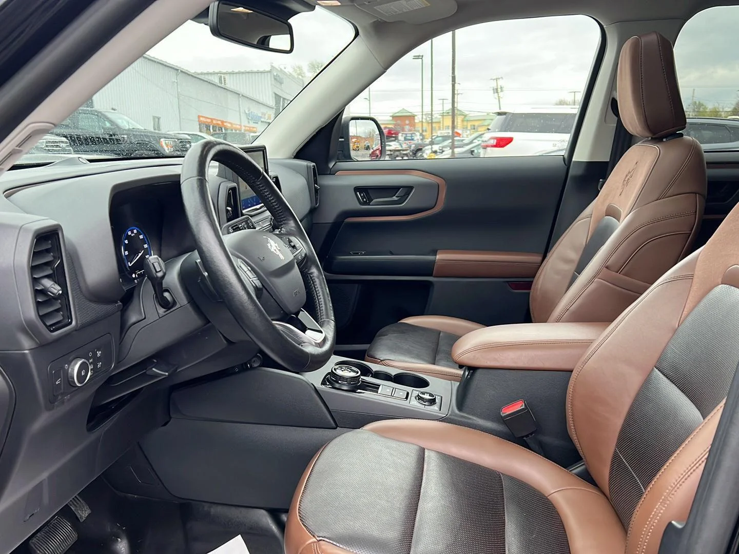 Used 2021 Shadow Black Ford Badlands image 4
