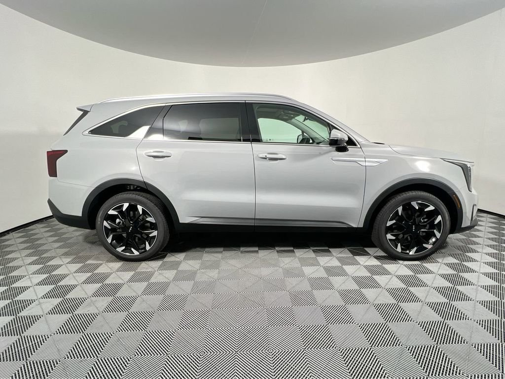 2026 Kia Sorento EX - Photo 2