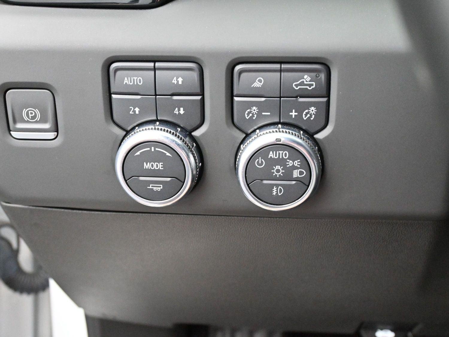 Used 2024 Summit White GMC AT4 image 20