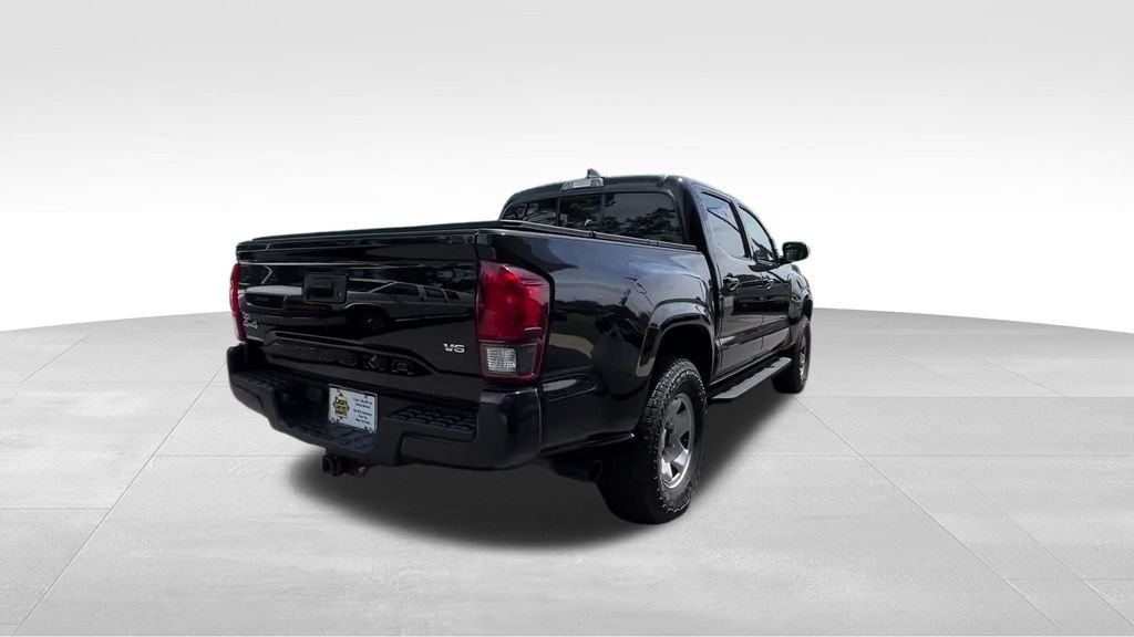 Used 2022 Midnight Black Metallic Toyota SR image 11