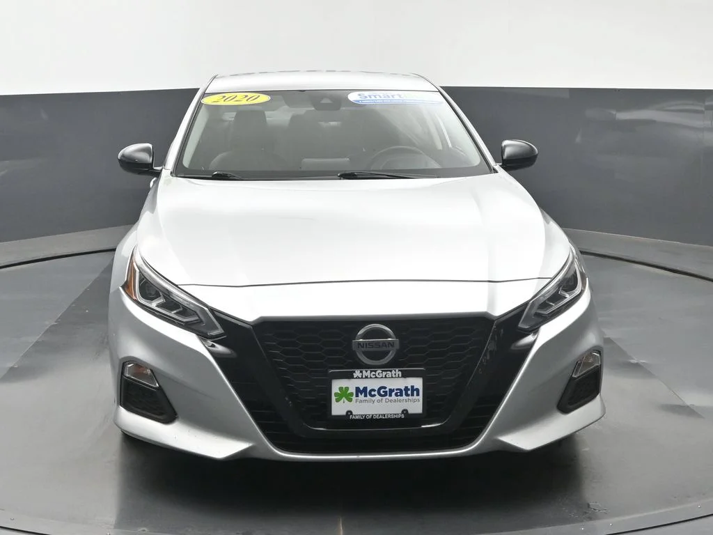 Used 2020 Silver Nissan 2.5 SR image 6