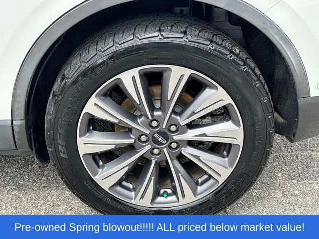 Used 2020 White Lincoln Reserve image 14