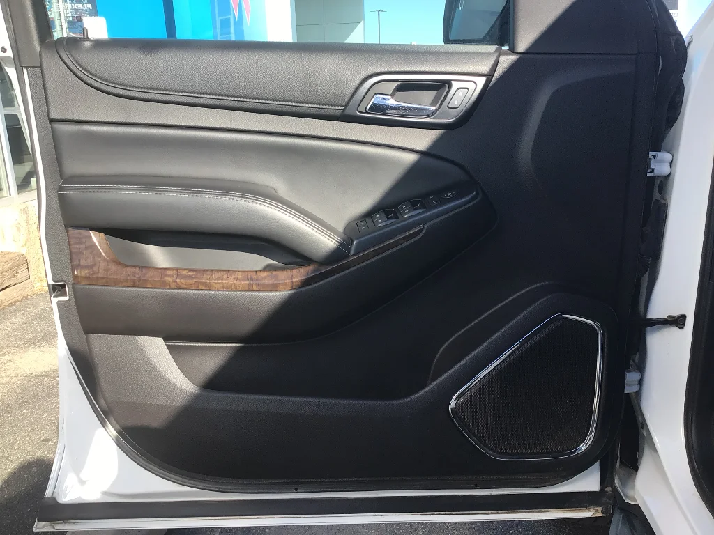 Used 2015 SUMMIT WHITE Chevrolet LS image 12